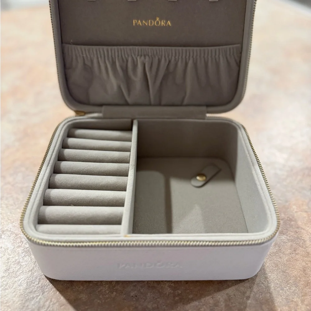 Pandora White Embossed Zip Jewelry Box Travel for Rings Bracelet and Necklace